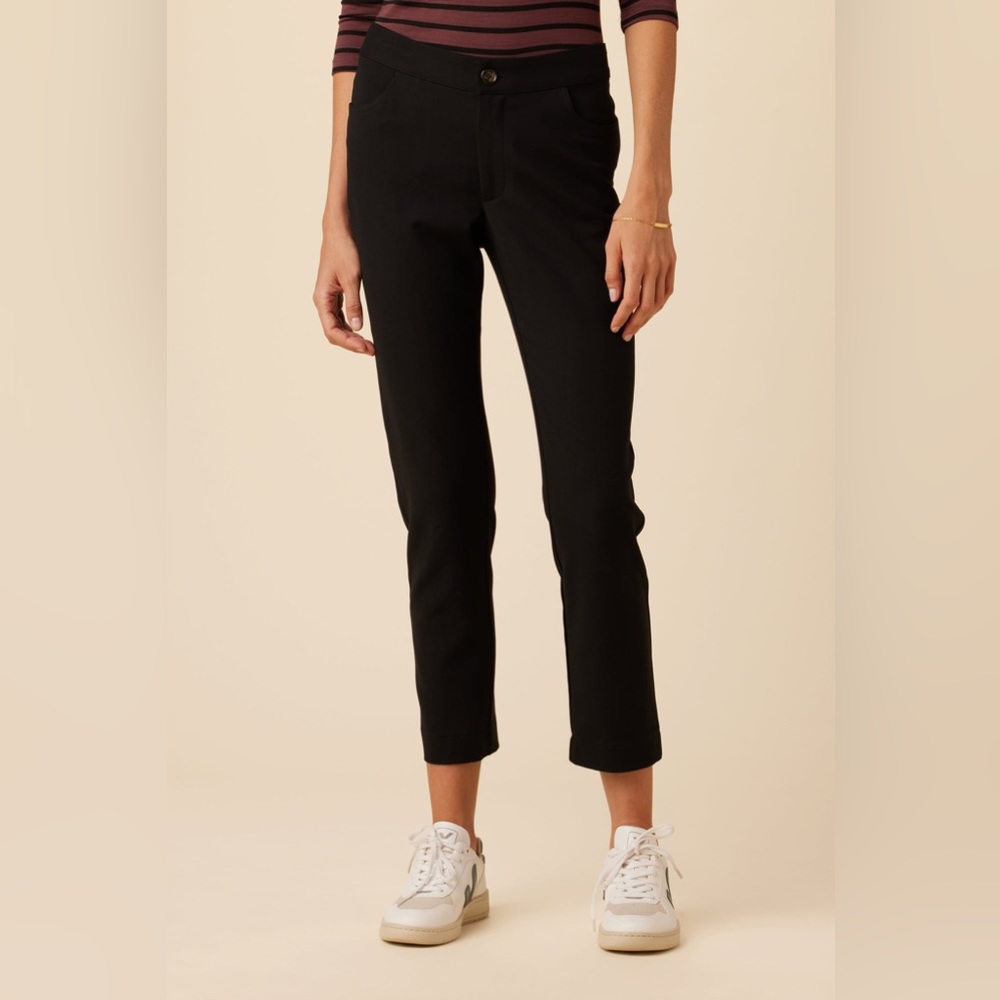 Amour Vert Graziella Woven Spandex Pant. Size XS. Black.